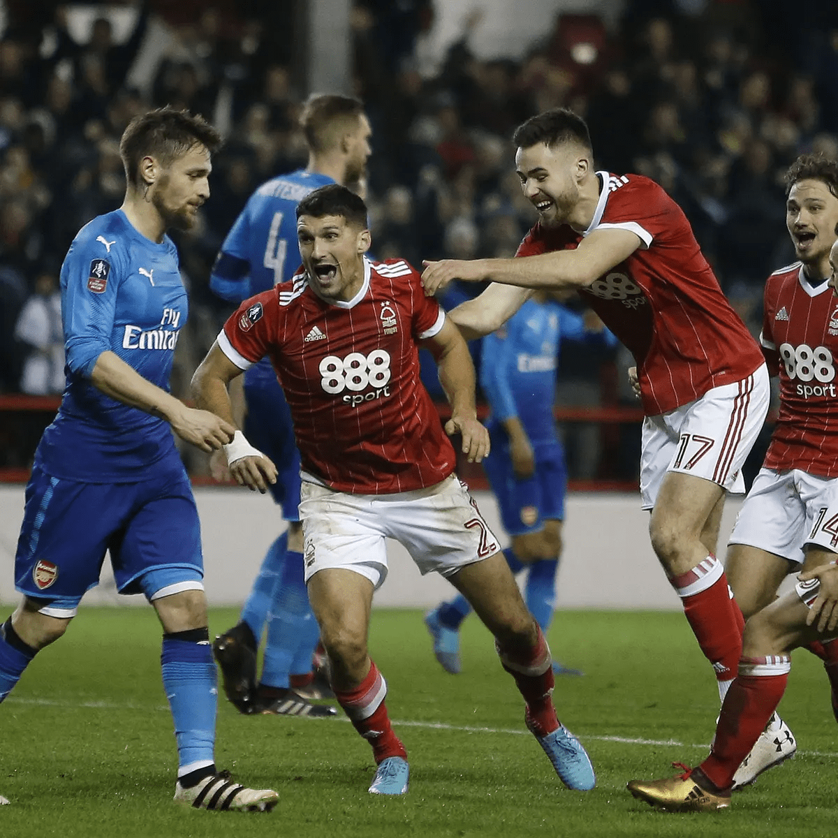 尤文图斯客 尤文图斯客