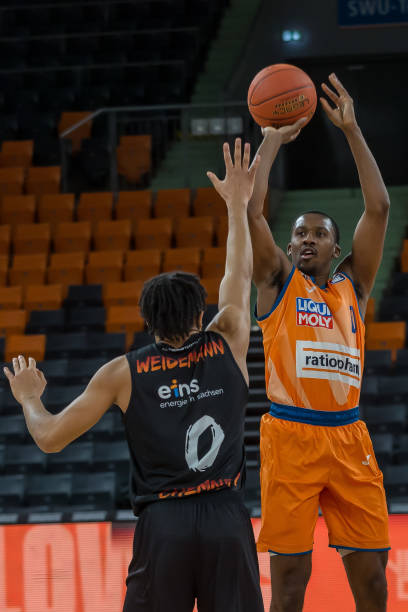 限讨论与关 限讨论与关